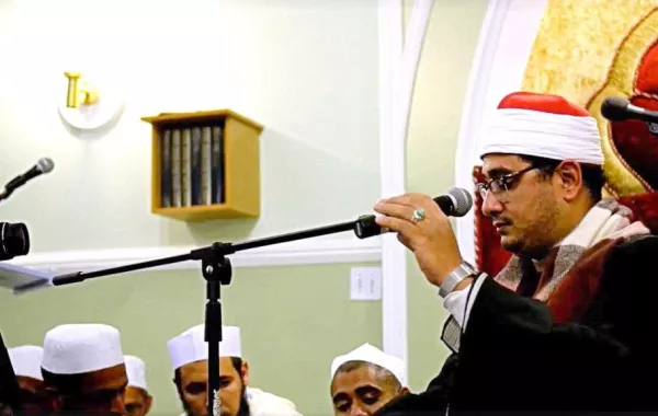 فيديو.. تبرئة مصري أشهر سلاحاً بوجه مقرئ قرآن في بيت عزاء