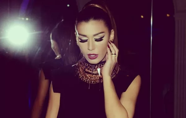 نادين الراسي لـ "سيدتي نت": هذا ردّي على الصورة المثيرة للجدل وبعض النقد تخطى الحدود