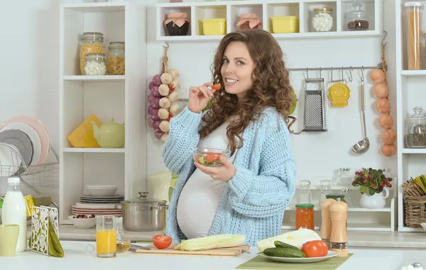 "الجفاف" يعرض الحامل للولادة المبكرة