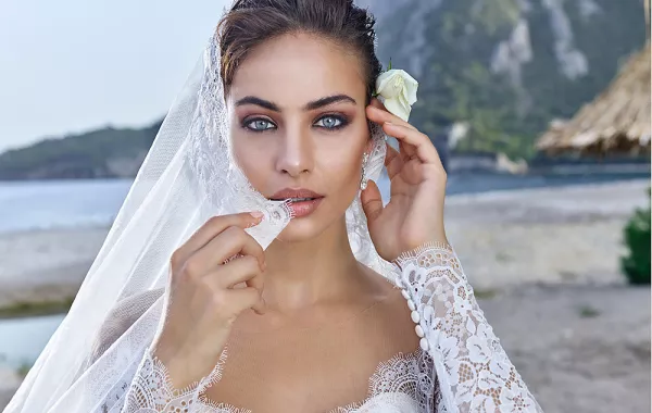 اختيار فستان الزفاف يبدأ بلون بشرتك!