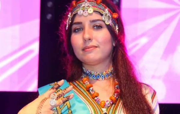 سهام العزوي تتوج بلقب ملكة جمال الأمازيغ
