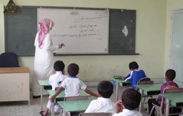 «العمل» السعودية تنفي نقل توظيف المعلمين إليها