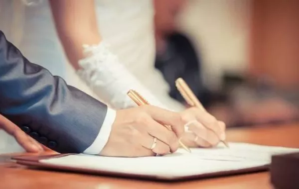 العاهل المغربي يقضي بفسح المجال للنساء لممارسة مهنة "مأذون"