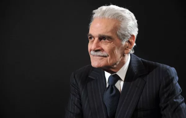 في فيديو نادر: عمر الشريف يكشف تعرّضه للتحرش تحت تهديد السلاح