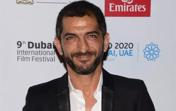 عمرو واكد: سعيد جدًا بالتعاون مع الفرقة السينمائية الأولى لإعداد  المواهب الكويتية