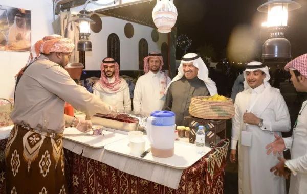 "تراث أهل الحجاز" و"منطقة الجنوب" يجذبان زوار مهرجان "هلا سعودي"