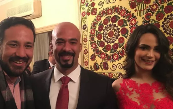 بالصور: هيثم أحمد زكي يخطب فتاة متخصصة في العلاج بالطاقة