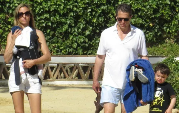 النجم «هيو غرانت» في آخر لقاء تلفزيوني: «الأبوة أجمل حدث في حياتي»