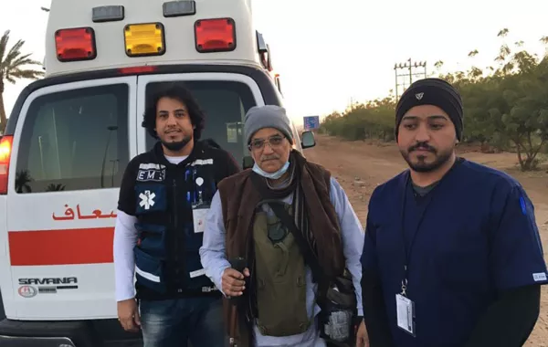فنان سعودي يحارب السكري بالمشي من تبوك إلى العلا