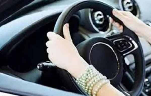سجن سائحة صينية لقيادتها السيارة ببطء!