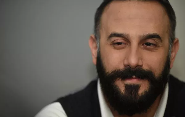 قصي خولي: الدراما السورية تراجعت وحوربت حتّى من صنّاعها