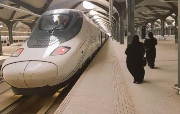 80 سيدة يجرِّبن قطار الحرمين