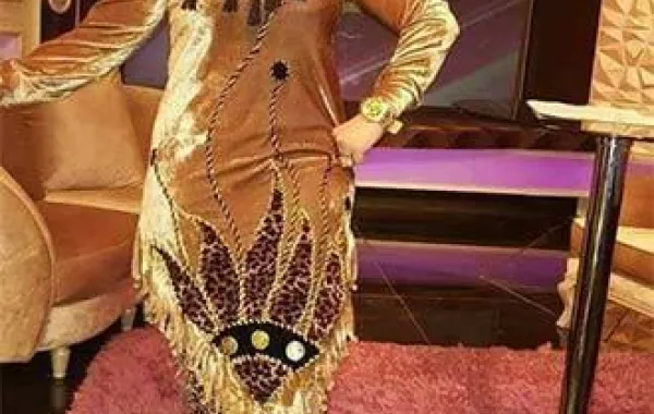 ميار الببلاوي بملابس مثيرة للسخرية.. الجمهور شبهها بالكائنات الفضائية !