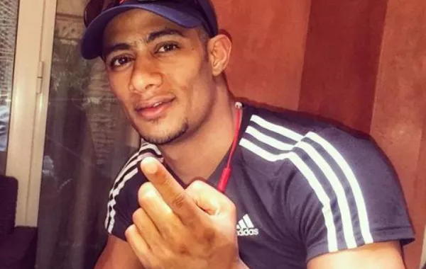 محمد رمضان ينشر الصورة الأولى لابنته الرضيعة "كنز"