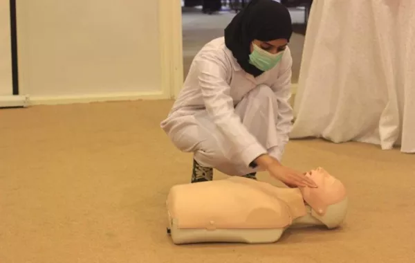 دورة الإسعافات الأولية لطالبات الطب في الباحة