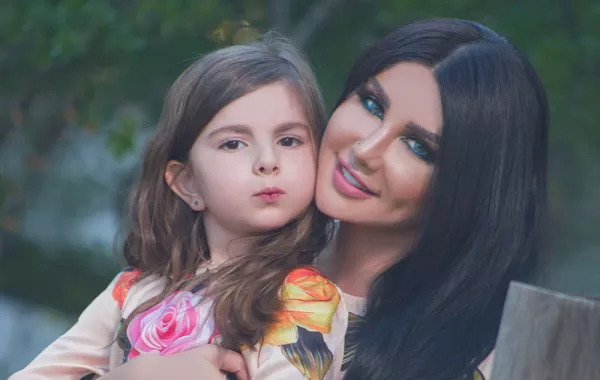 جيني أسبر أحب تدليل "نوسا" وتغنيجها