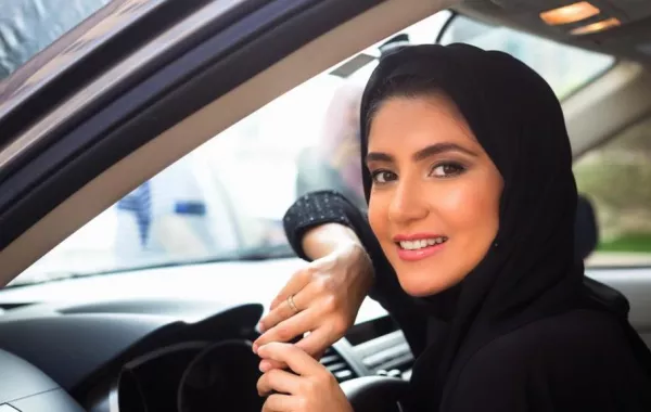 السعودية تطلق جائزة السائقة المثالية