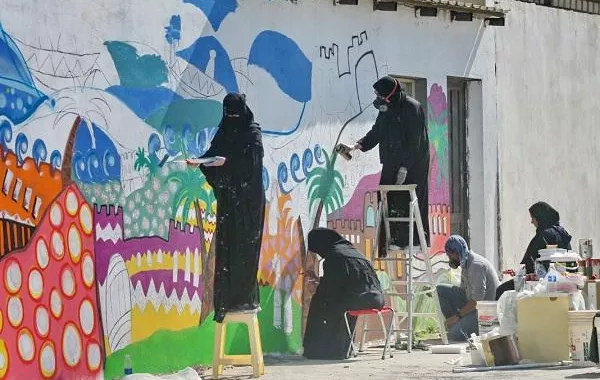 30 فناناً يبادرون بتزيين 100 موقع في الشرقية