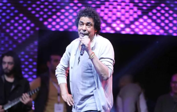هل يعود محمد منير للغناء في دار الأوبرا المصرية قريباً؟