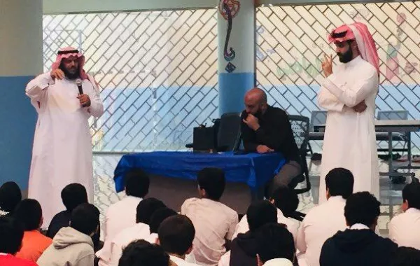 في الرياض.. قائد مدرسة يتعرض للدهس أمام مدرسته