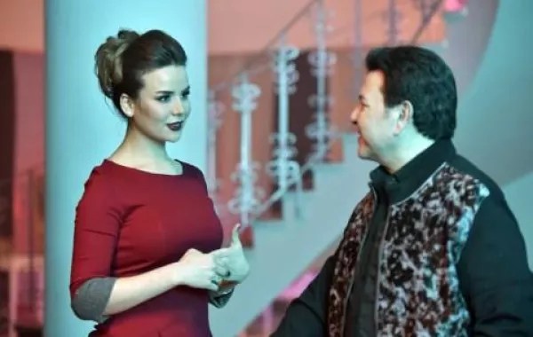 بالفيديو: هاني شاكر يهدي العشاق أغنية "وعد مني" في يوم الحب