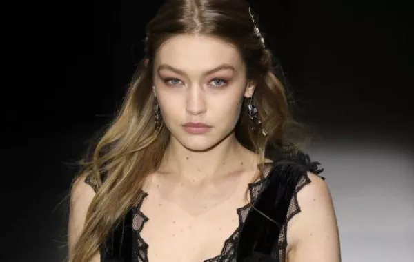 هذا هو المرض الذي تعانيه جيجي حديد