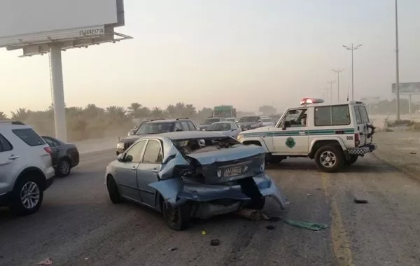 مواطن يفقد زوجته وابنته في حادث بالدمام
