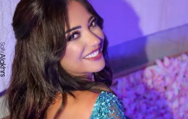 أمل عرفة ساخرة من يوم الحب: ظننته رجلًا ونسيت أنّ بعض الظن إثم