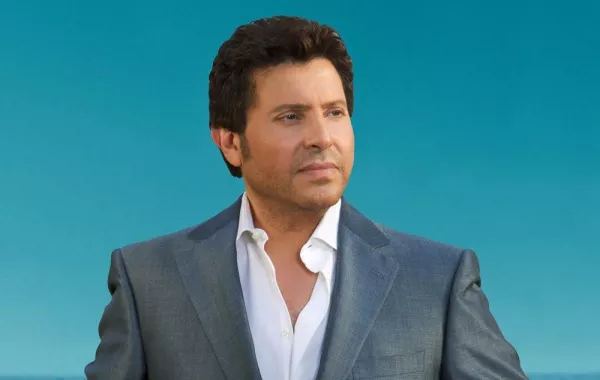 صورة نادرة لهاني شاكر في مرحلة الطفولة.. هل تغيّرت ملامحه كثيرا؟