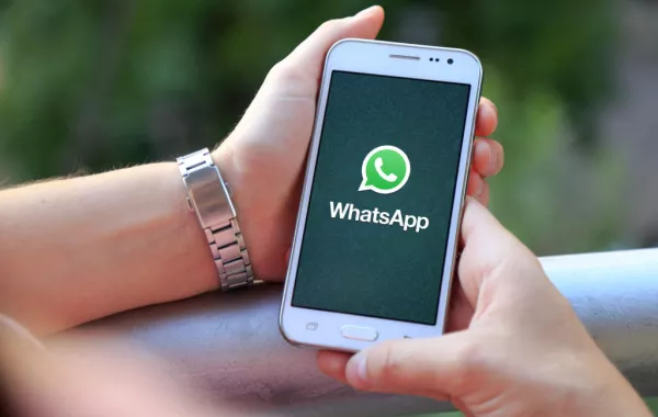 واتس اب يرضخ لضغوط الاتحاد الأوروبي بـ "ميزة جديدة"