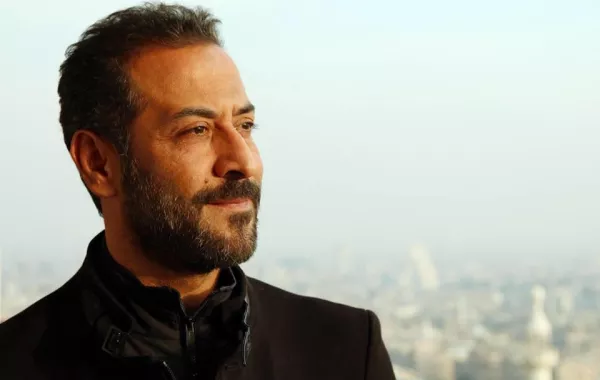 عبد المنعم عمايري يرد على شائعة وفاته : أنا وبناتي بخير