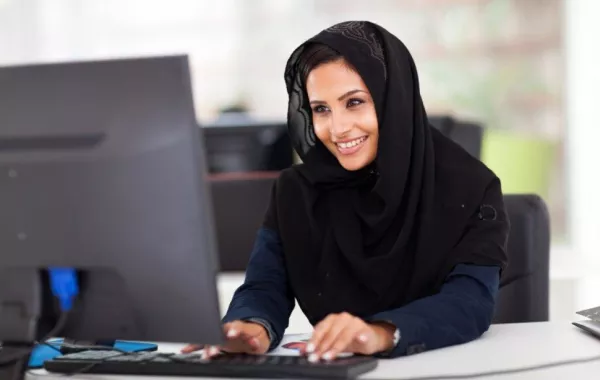 "هدف" يتحمل تكاليف نقل الموظفات السعوديات