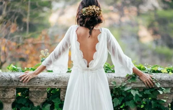 فساتين زفاف مكشوفة الظهر صيحة سنة 2018