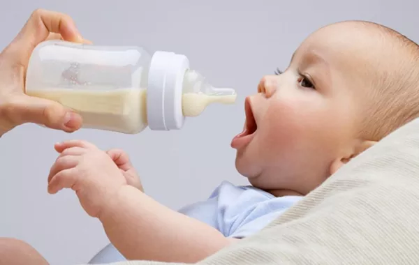 أول مسحوق حليب للأطفال من الإبل في دبي