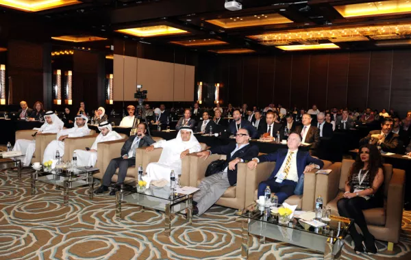 مؤتمر دبي.. "التواصل الاجتماعي" و"المشاهير" سبب إقبال الشباب على عيادات التجميل