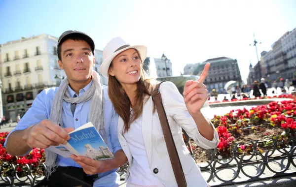 صور عن 3 وجهات سياحية مناسبة خلال مارس