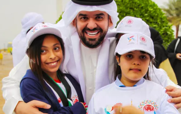 حسين الجسمي يشارك في المسيرة الإنسانية «نمشي معًا»