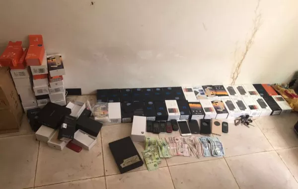 عصابة الجوالات المقلدة بجازان في قبضة الشرطة