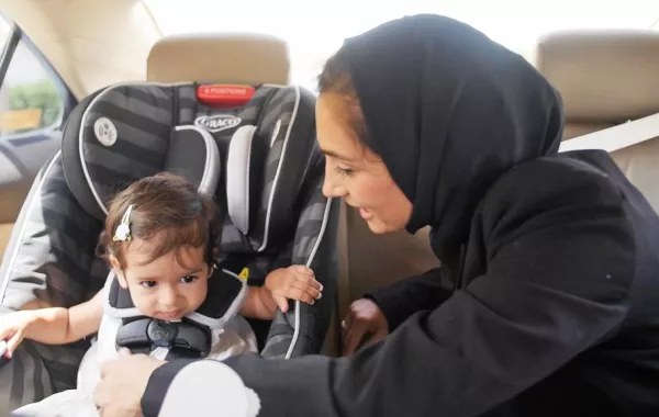 في دبي: نظام مقاعد الأطفال في المركبات يدخل حيز التنفيذ