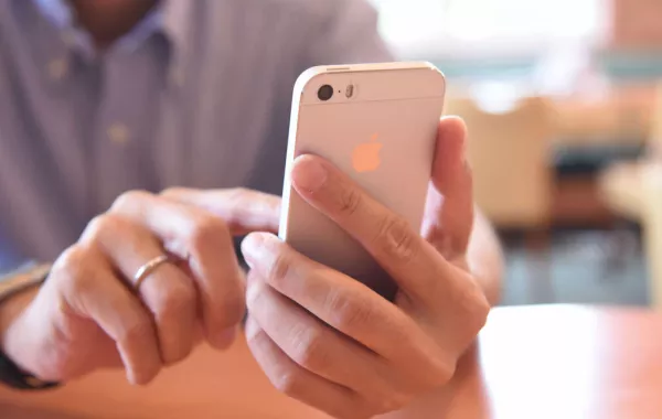 مقتل شاب بعد استدراجه عبر موقع إلكتروني شهير للتسوق