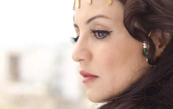 سناء عكرود تكشف سبب ظهورها عارية في فيلم مصري
