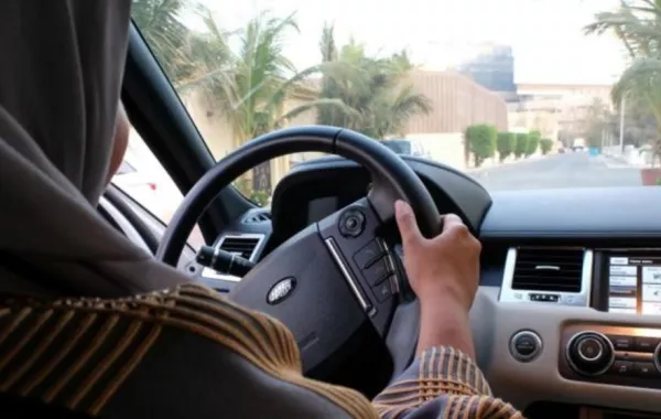 260 امرأة يقدن السيارة في معرض الرياض الدولي للكتاب