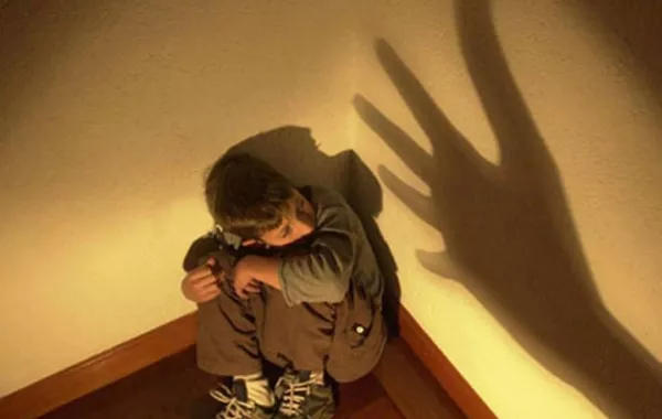 فر‏يق «الحماية» في جازان يقف ميدانياً على حالة والد يعاني من أمراض نفسية يعنّف ابنه