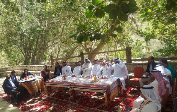 السياحة تنفذ ورشة عمل لتأهيل وتطوير قرية ذي عين التراثية