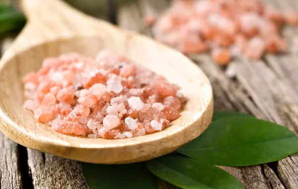 ملح الهمالايا في الرجيم الطارد للسموم