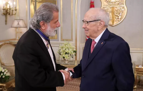 الرئيس التونسي يمنح مارسيل خليفة وساماً