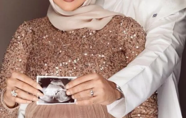 المذيعة الكويتية أسرار السعيد وزوجها المذيع أحمد مال الله يتجهان لمقاضاة من تطاول عليهما