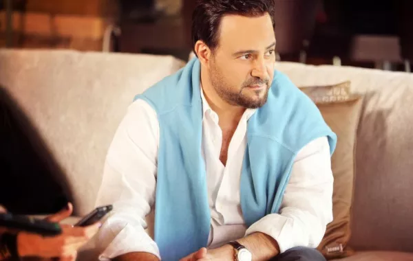 عاصي الحلاني يعايد والدته بهذه الكلمات المؤثرة