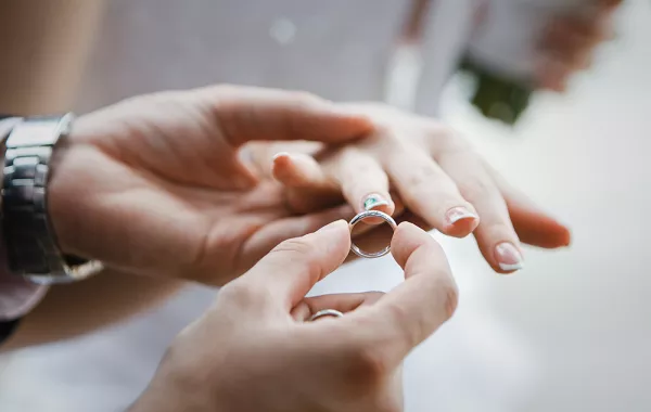 حفل عقد قران في السّجن!