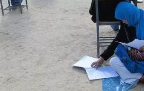 شابة أفغانية تثير إعجاب الآلاف.. وإطلاق حملة لمساعدتها